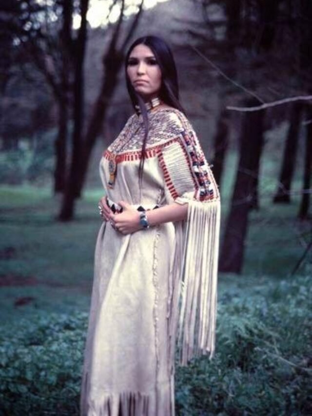 Sacheen Littlefeather, Local American Extremist Who Declined Oscar for Marlon Brando, Dead at 75